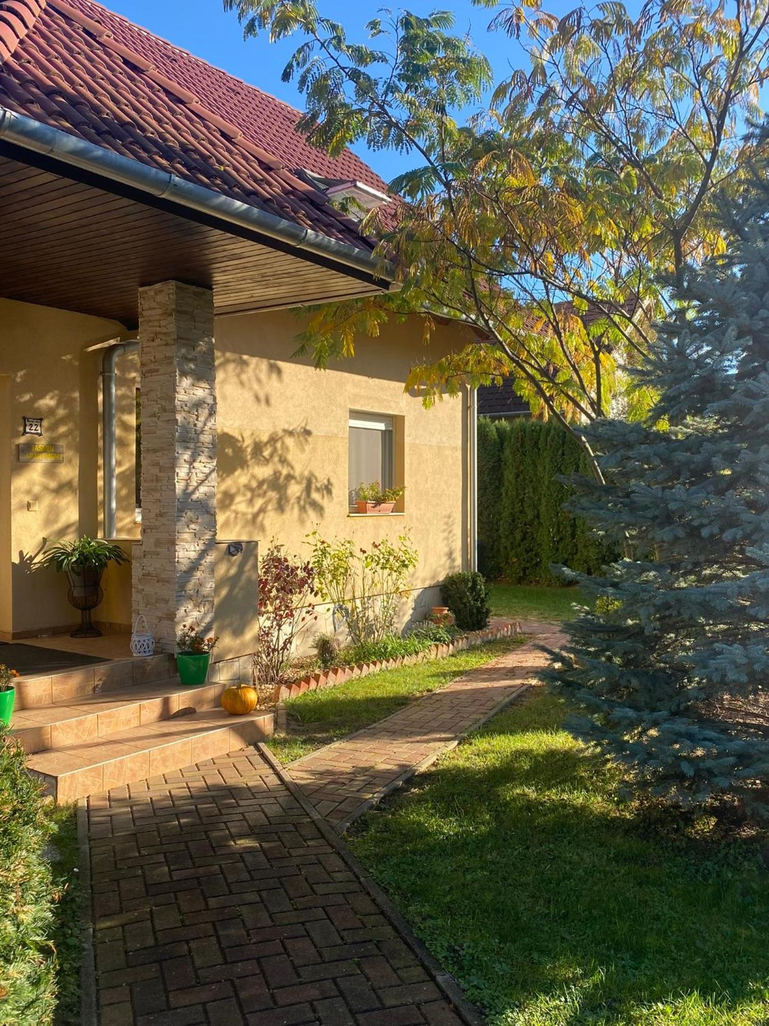 Jasmin Apartment House Vonyarcvashegy Exterior photo
